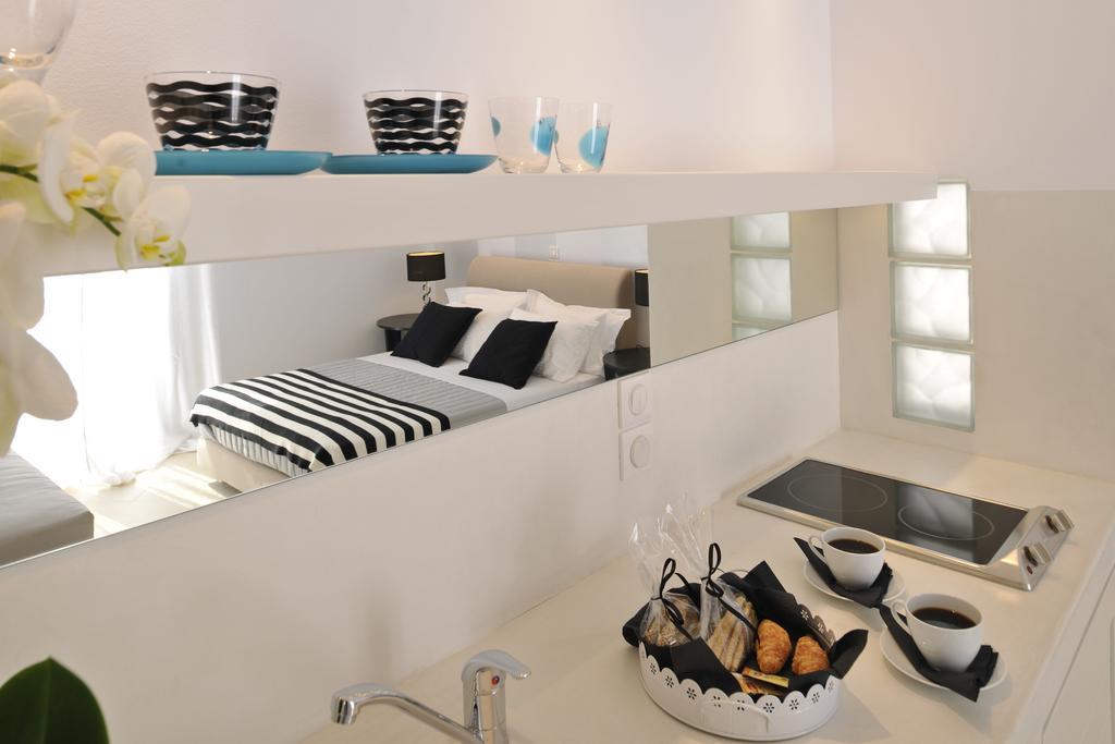 Romantica Suites Naousa Room photo