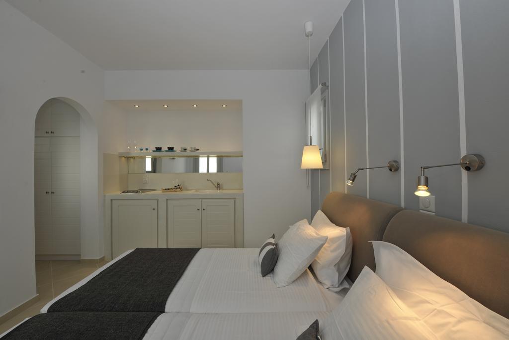 Romantica Suites Naousa Room photo